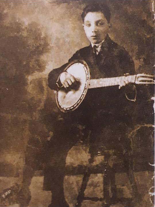 Django banjo